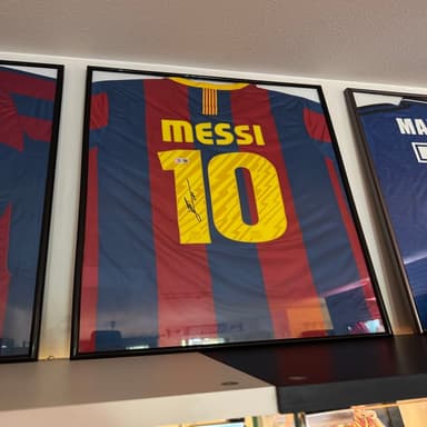 En Äkta Lionel Messi autograf (signerad Barcelona fotbollströja)+bevis