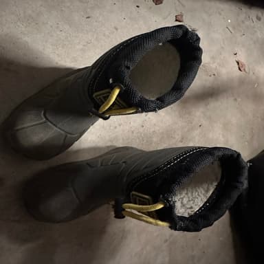 Fodrade barnstövlar 23