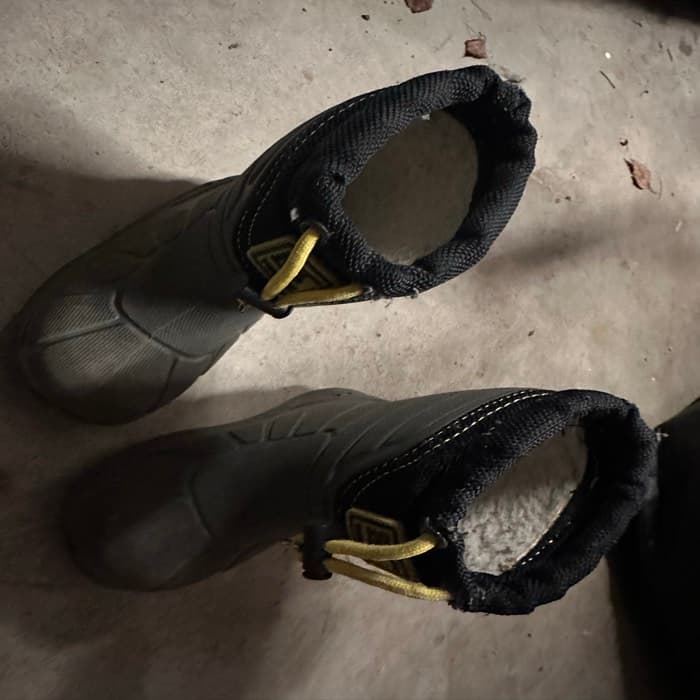 Fodrade barnstövlar 23