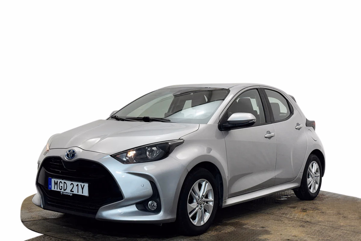 Toyota Yaris Hybrid Kamera PDC AdaptivFH Skyltigenkänning MOMS 116hk