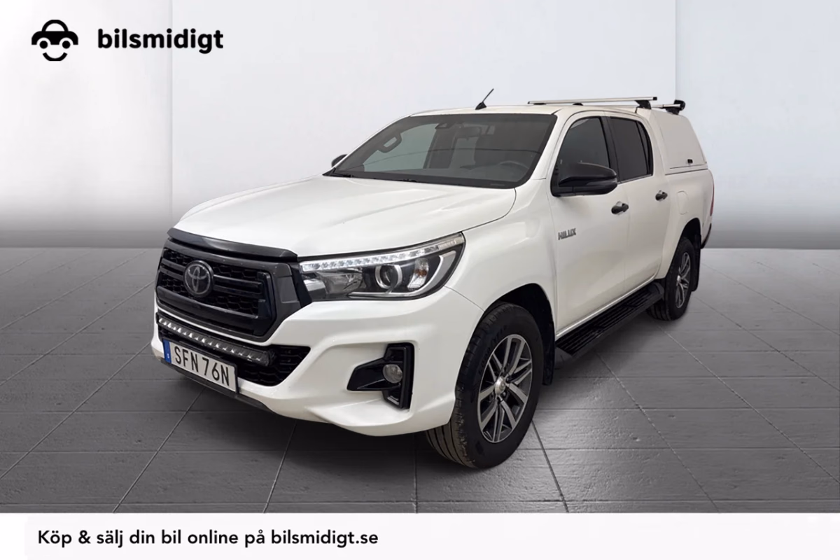 Toyota Hilux Dubbelhytt 2.4 AWD Aut Drag Läder Kamera Värmare MOMS
