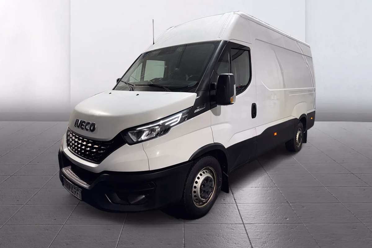 Iveco Daily 35-140 Skåpbil 2.3 JTD Hi-Matic Värmare 3-sits MOMS 136hk