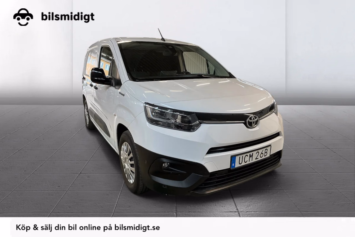 Toyota ProAce City Electric 50 kWh L1 3sits CCS Navi Kamera MOMS 136hk