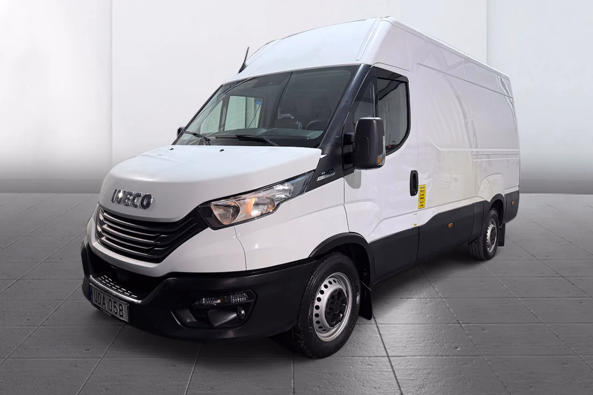 Iveco Daily 35-140 Skåp 2.3 JTD Hi-Matic L3H2 Aut 3sits Värmare MOMS 136hk