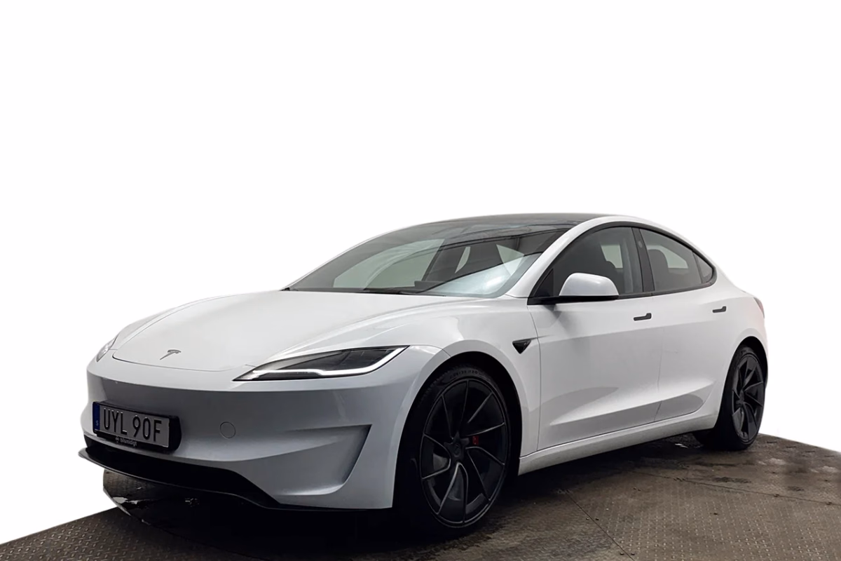 Tesla Model 3 Performance Pano Läder AI-Dator Värmare 627hk