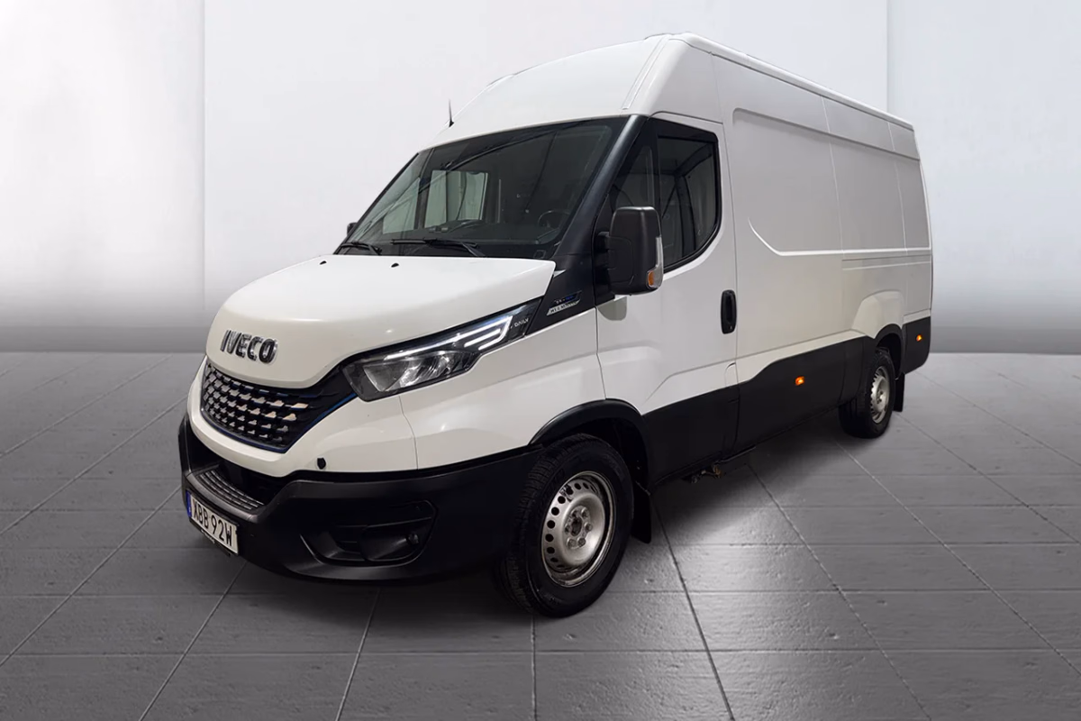 Iveco Daily 35-NP 3.0 JTD CNG Hi-Matic L3H2 Drag 3sits Pekskärm 136hk