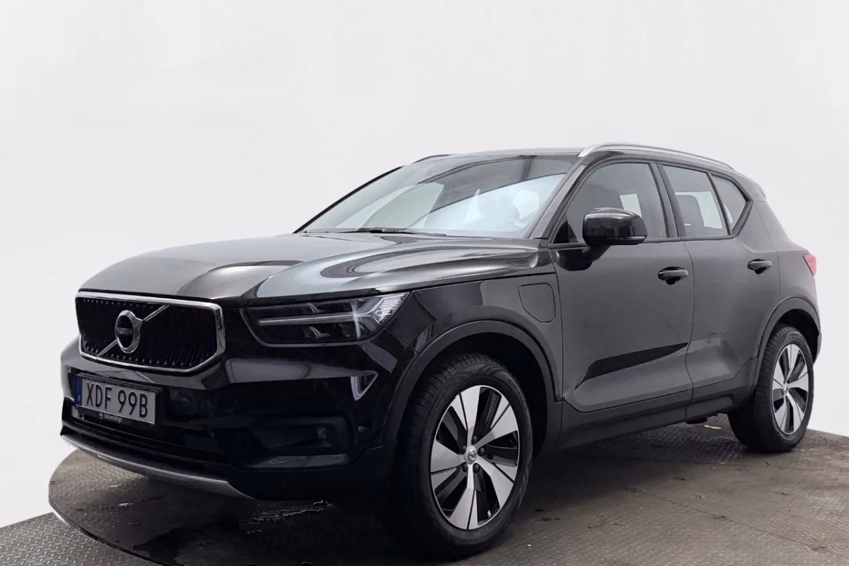 Volvo XC40 T5 Twin Engine Momentum Adv Drag Cockpit Navi Keyless 262hk